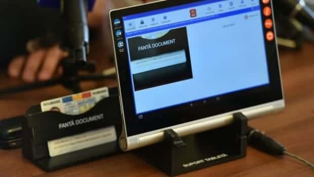 Astăzi vor fi trași la sorți operatorii de calculator din secțiile de votare