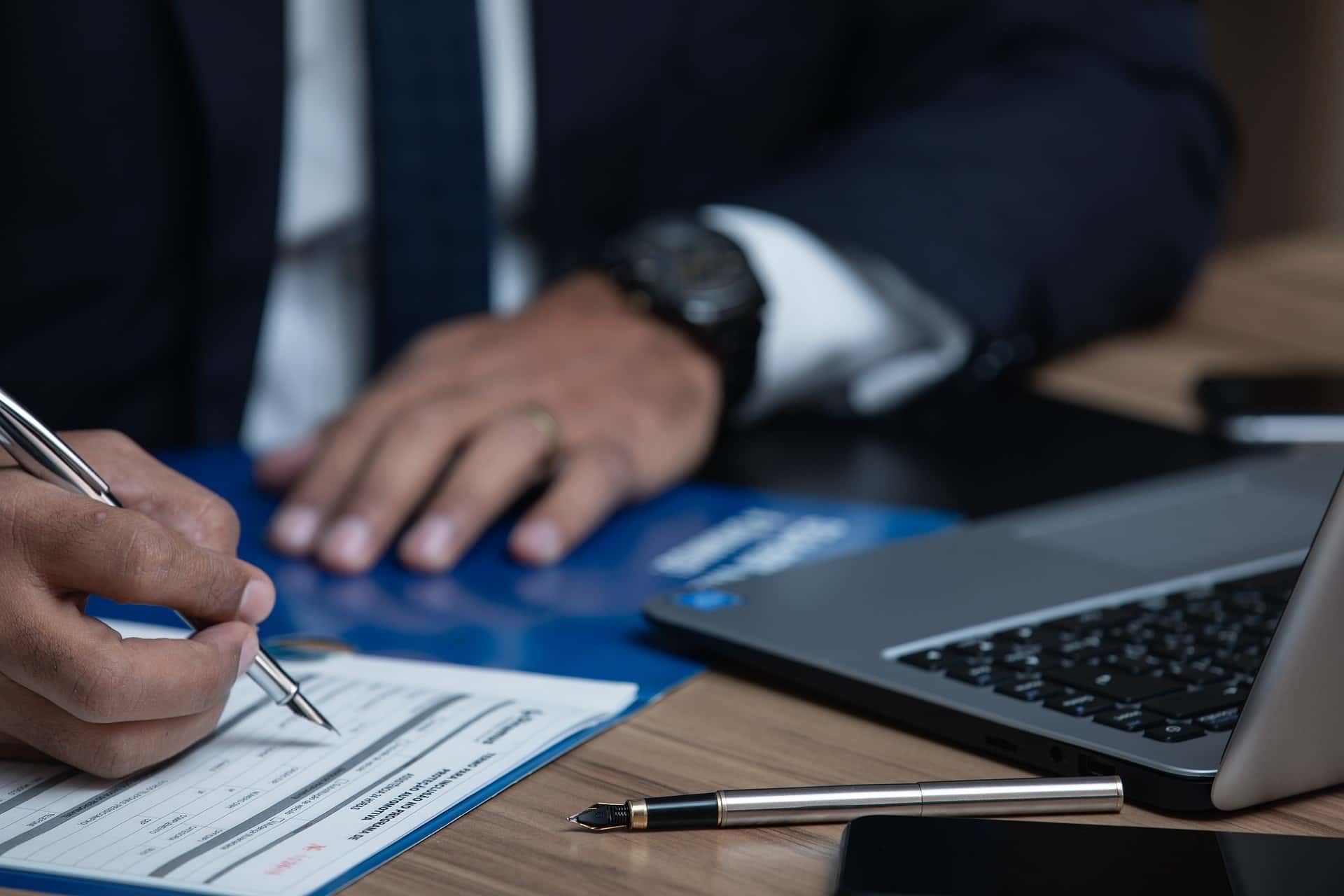 Se simplifică legislația pentru românii care au venituri extra-salariale