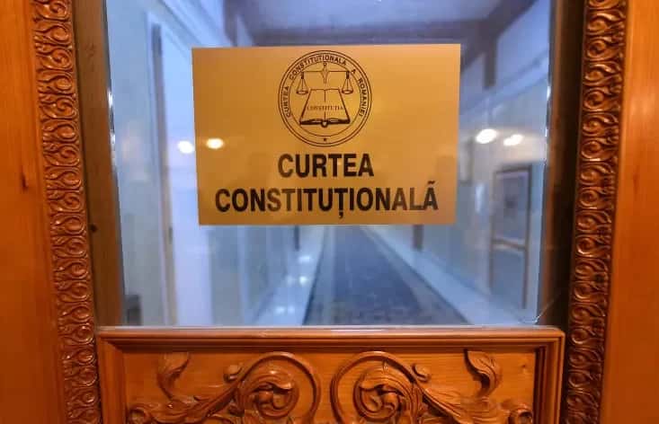CCR va judeca pe 30 septembrie contestația de neconstituționalitate a legii decarbonizării