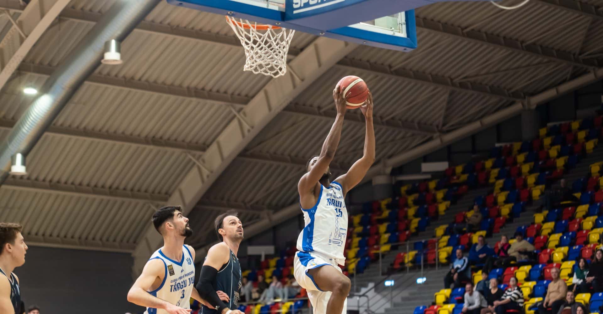 Baschetbaliștii de la CSM Târgu-Jiu au bătut CSJ Prahova Ploiești, scor 111-56