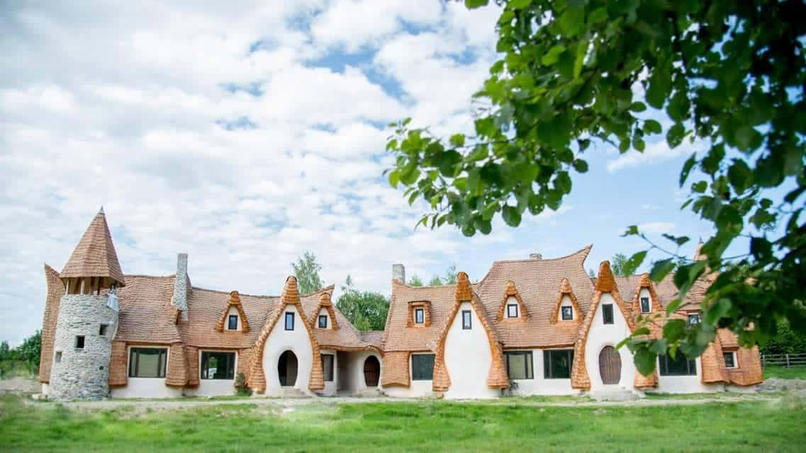 Castelul de Lut a fost ÎNCHIS