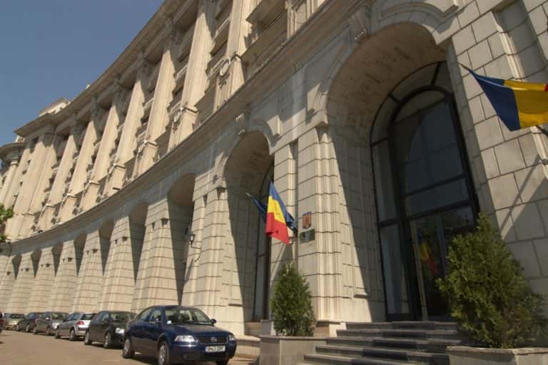 Ministerul Finanţelor a împrumutat aproape jumătate de miliard de euro pentru finanțarea deficitului și a datoriei publice