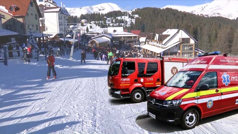O autospecială de pompieri și o ambulanță a SMURD au fost mobilizate de Anul Nou la Rânca