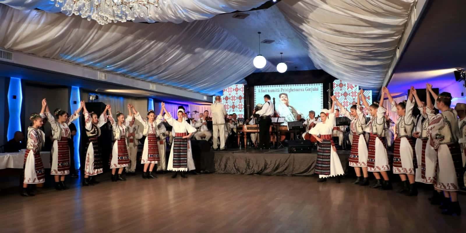 O delegație a Școlii Populare de Arte va participa la Torino la un spectacol dedicate Sărbătorii Crăciunului