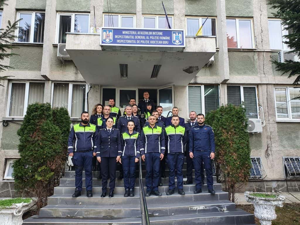Polițiști din cadrul IPJ Gorj, avansați în grad de Ziua Națională a României