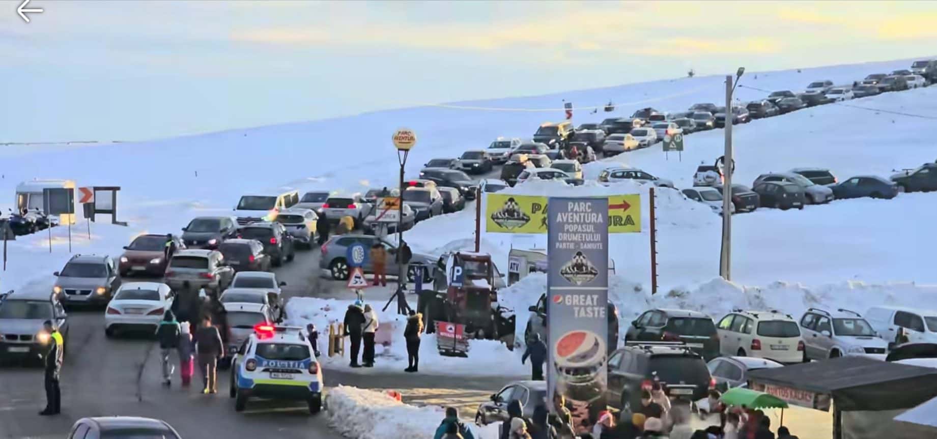 Cozi de kilometri la intrarea în Rânca