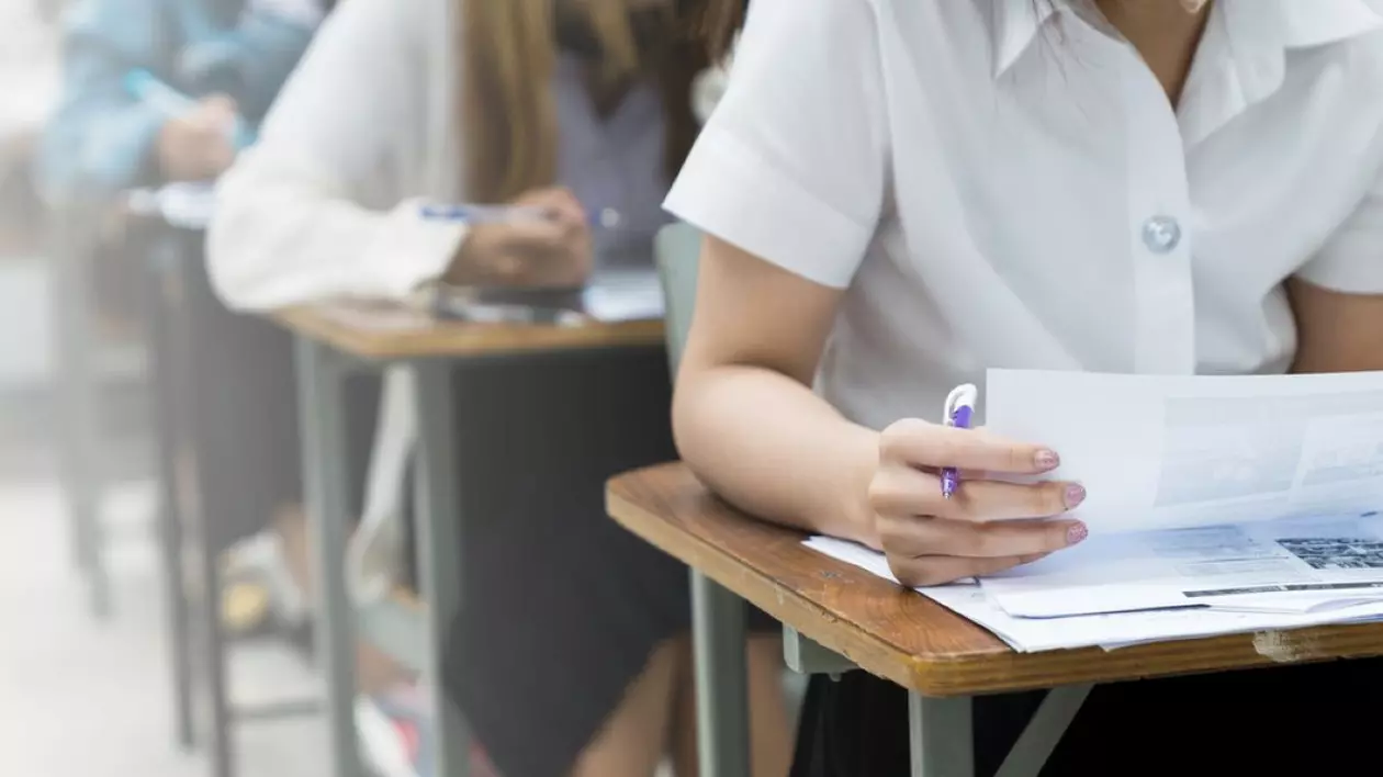 Începe sesiunea de toamnă a examenului naţional de bacalaureat 2026