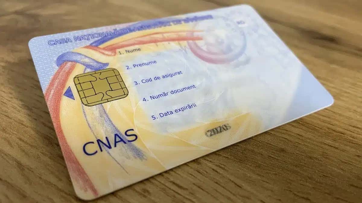 Mii de noi carduri de sănătate, distribuite în județul Gorj