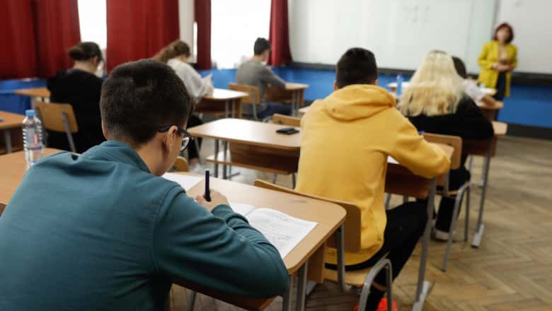 Elevii buni la învățătură pot promova doi ani de studii într-un singur an școlar