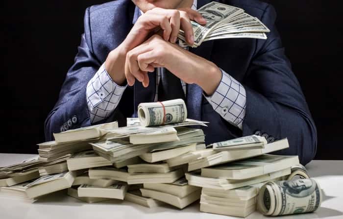 Omenirea a înregistrat cu 200 mai mulți miliardari în 2024