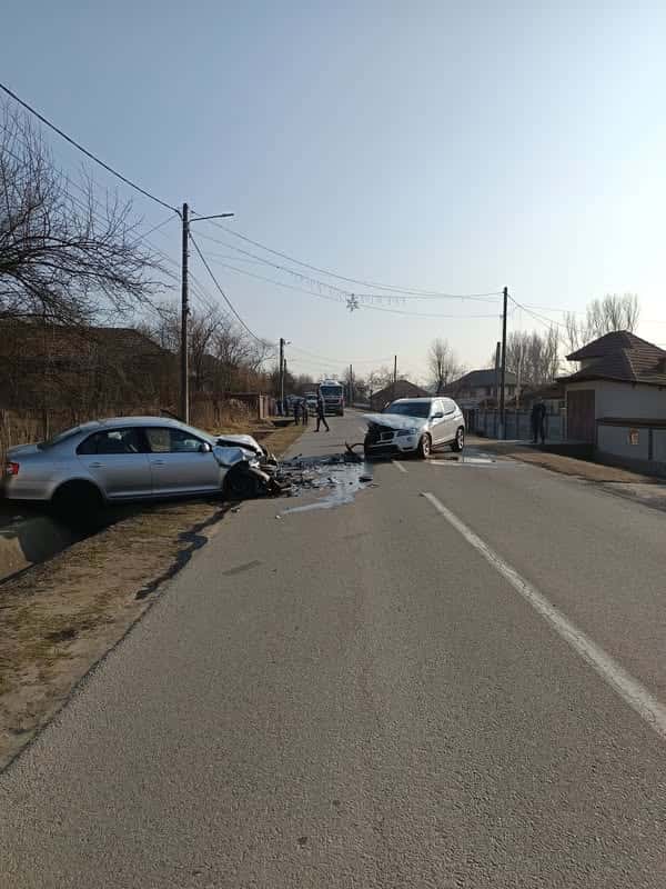 Accident cu 3 victime la Dragotești: doi minori și un tânăr, spitalizați