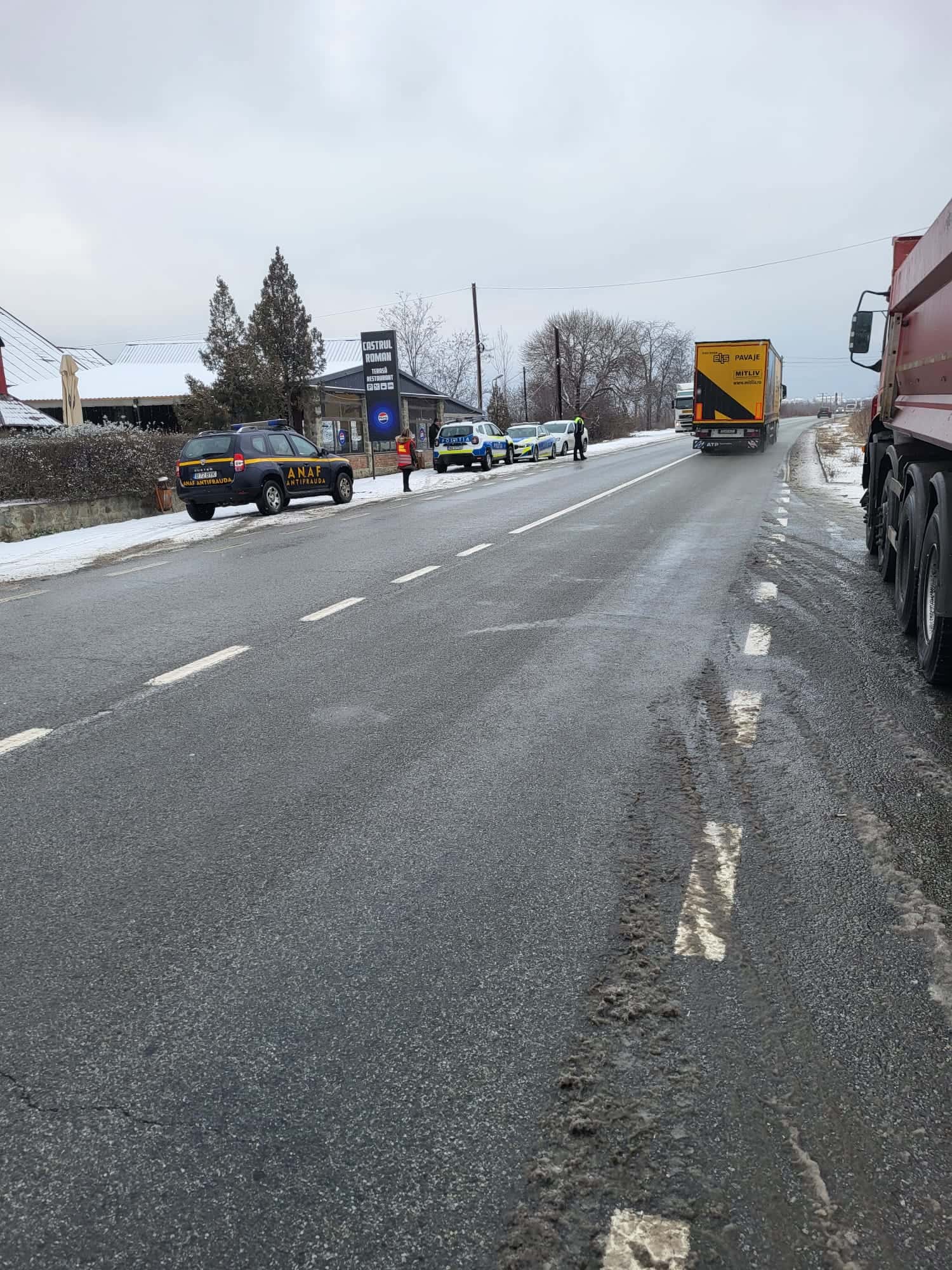Operatori de transport, amendați pentru nereguli privind licența