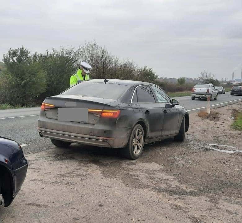 Prins în timp ce conducea un autoturism neînmatriculat
