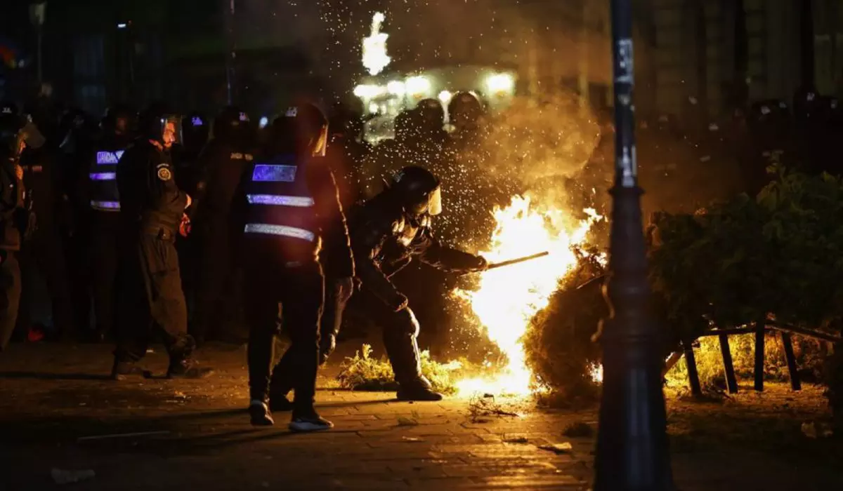 Au fost proteste violente, ieri seară, în Centrul Vechi al Capitalei