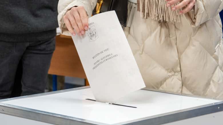 Începe campania electorală pentru prezidențialele din luna mai