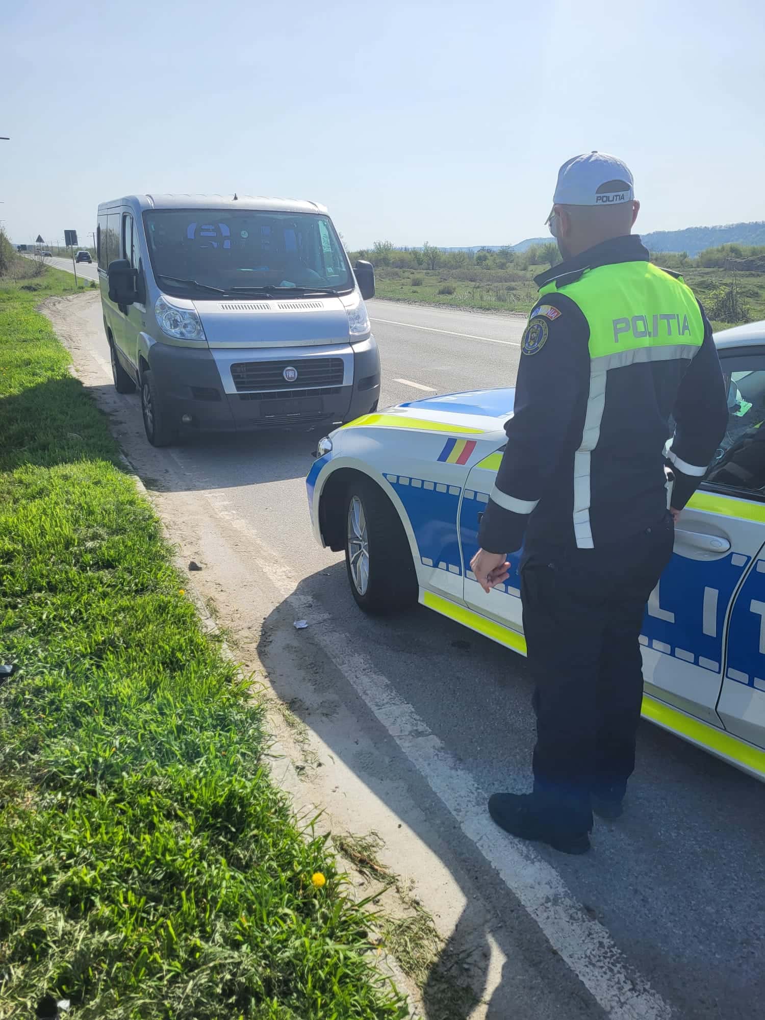 Tânăr care efectua transporturi internaționale, amendat de polițiștii gorjeni