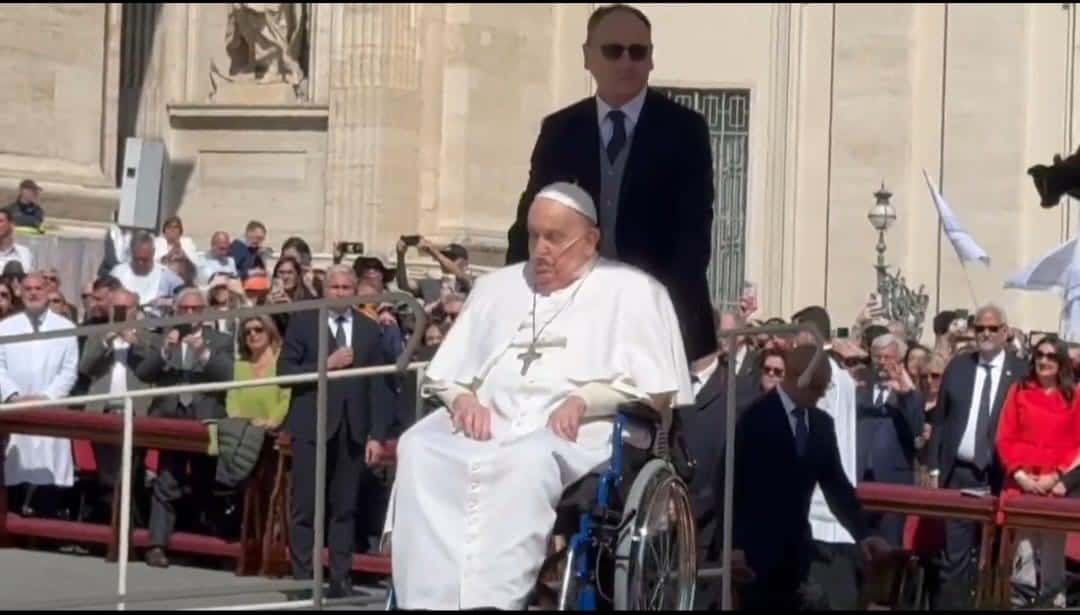 Prima apariție în public a Papei Francisc după externare