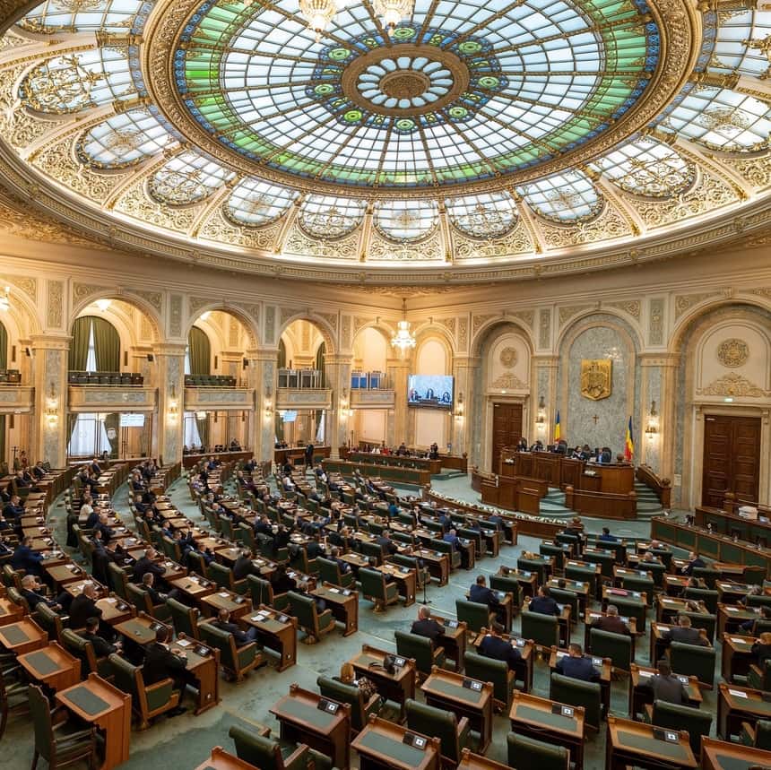 Dezbaterea modificării Legii privind calitatea în construcții, amânată de senatori