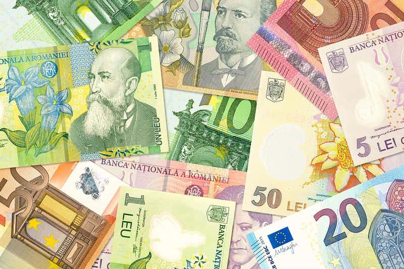 Leul continuă să scadă în fața euro. 1€ = 5,12RON