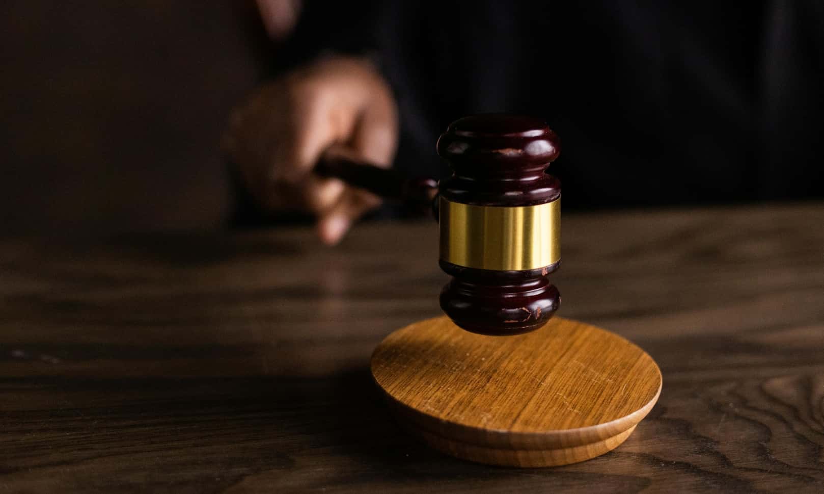 Pensia specială: de la 80% din salariul brut, la 70% din net