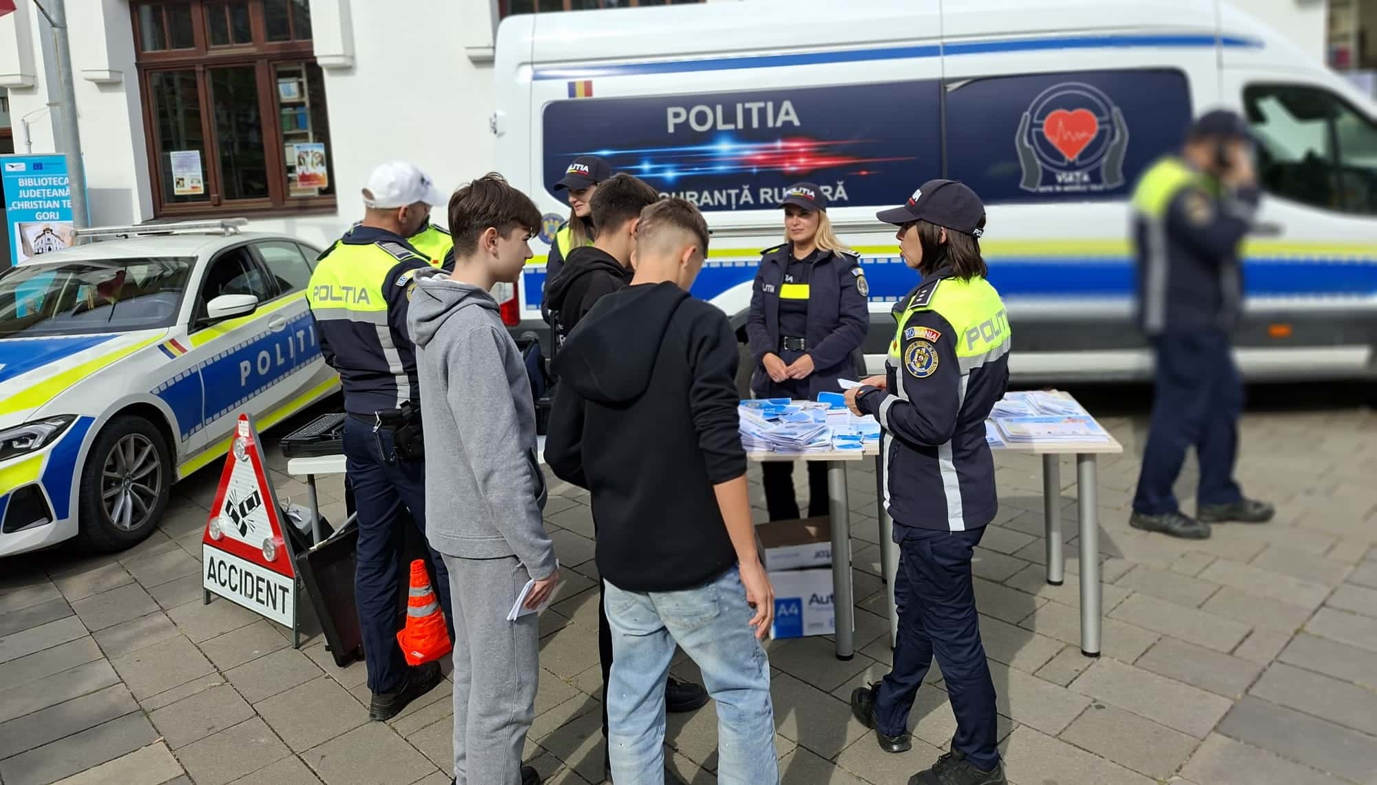 Proiect împotriva bullying-ului și absenteismului în școlile gorjene