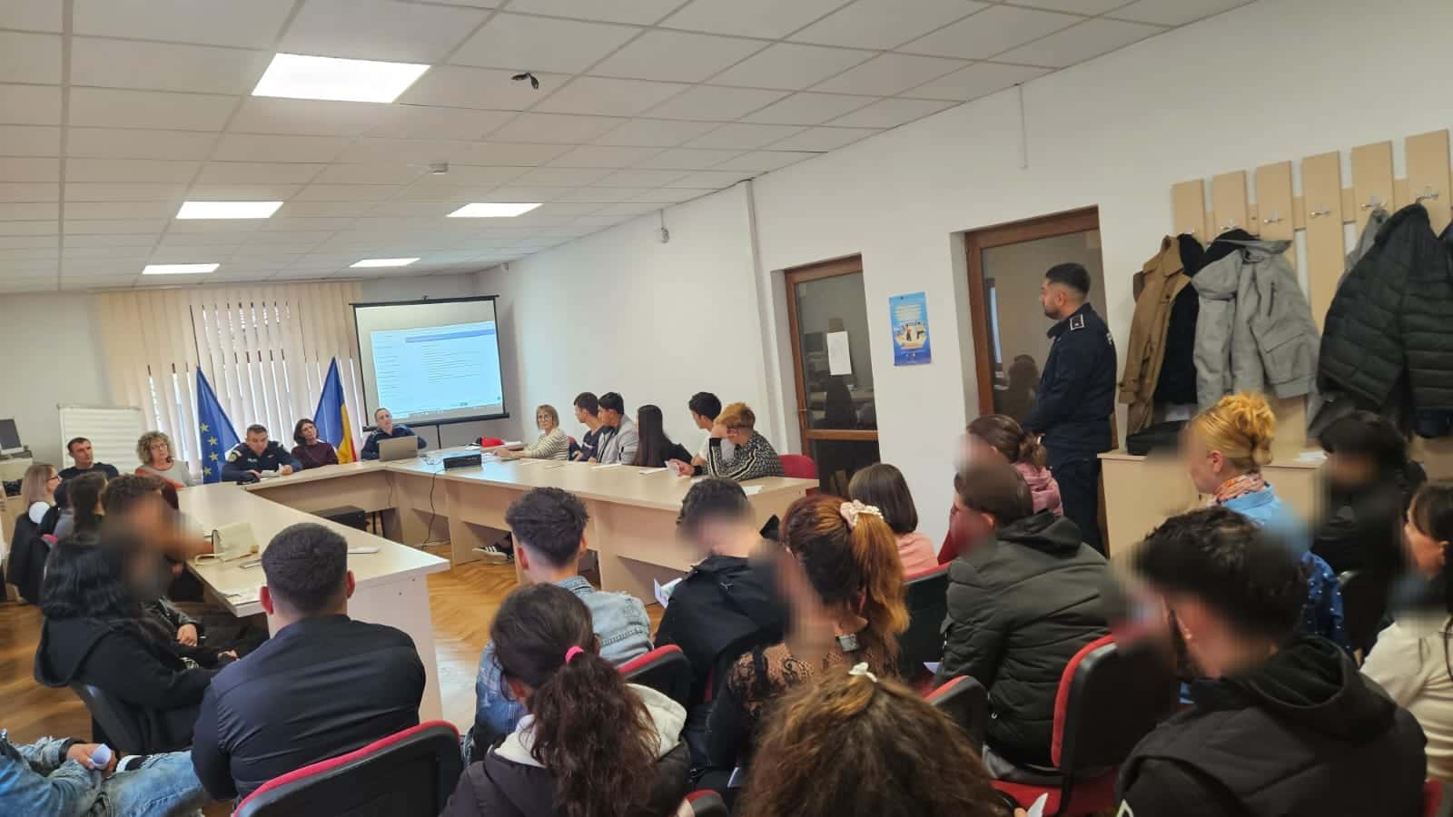 Activitate preventivă pentru siguranța minorilor din Gorj