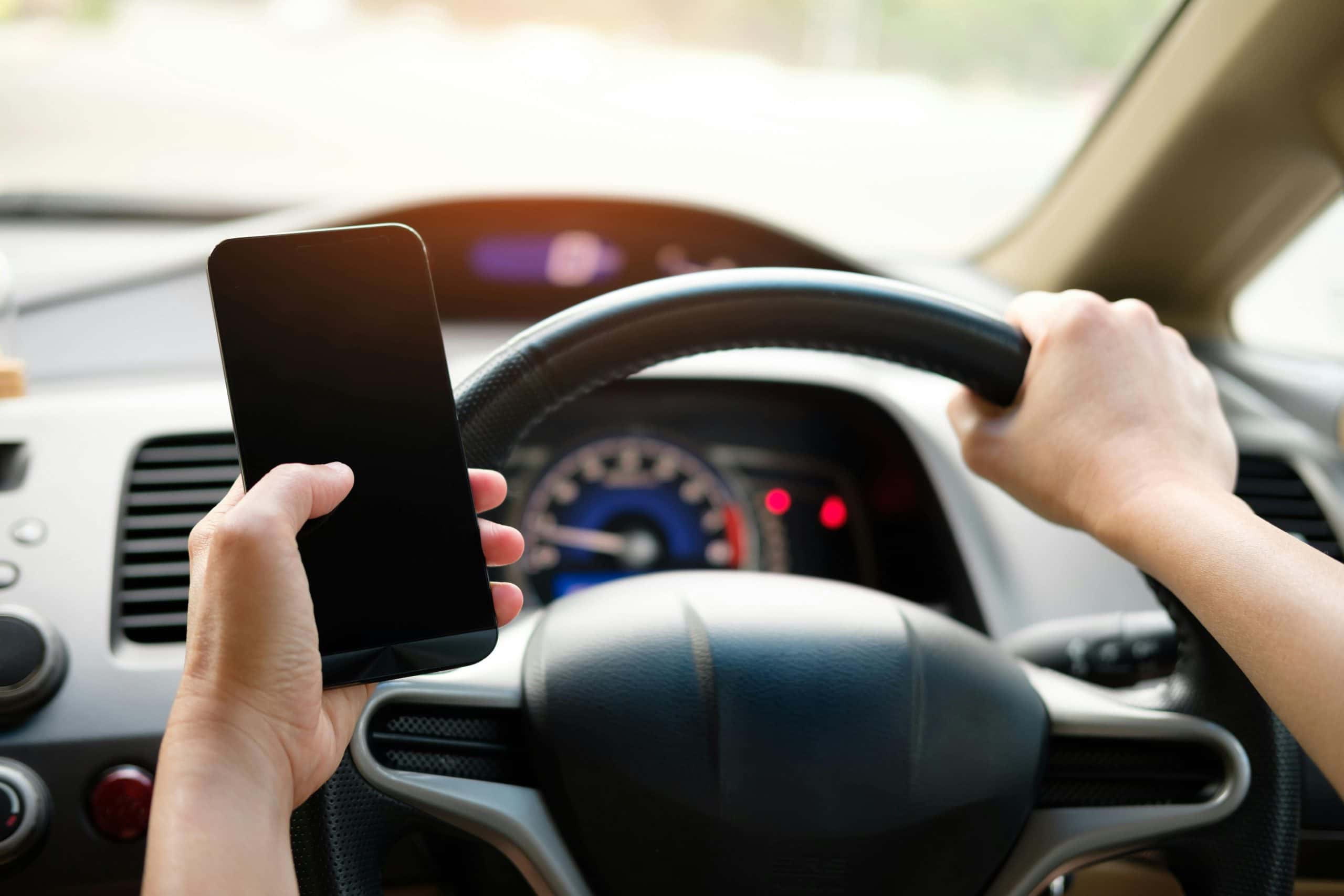 Verificări în Gorj pentru folosirea telefonului la volan