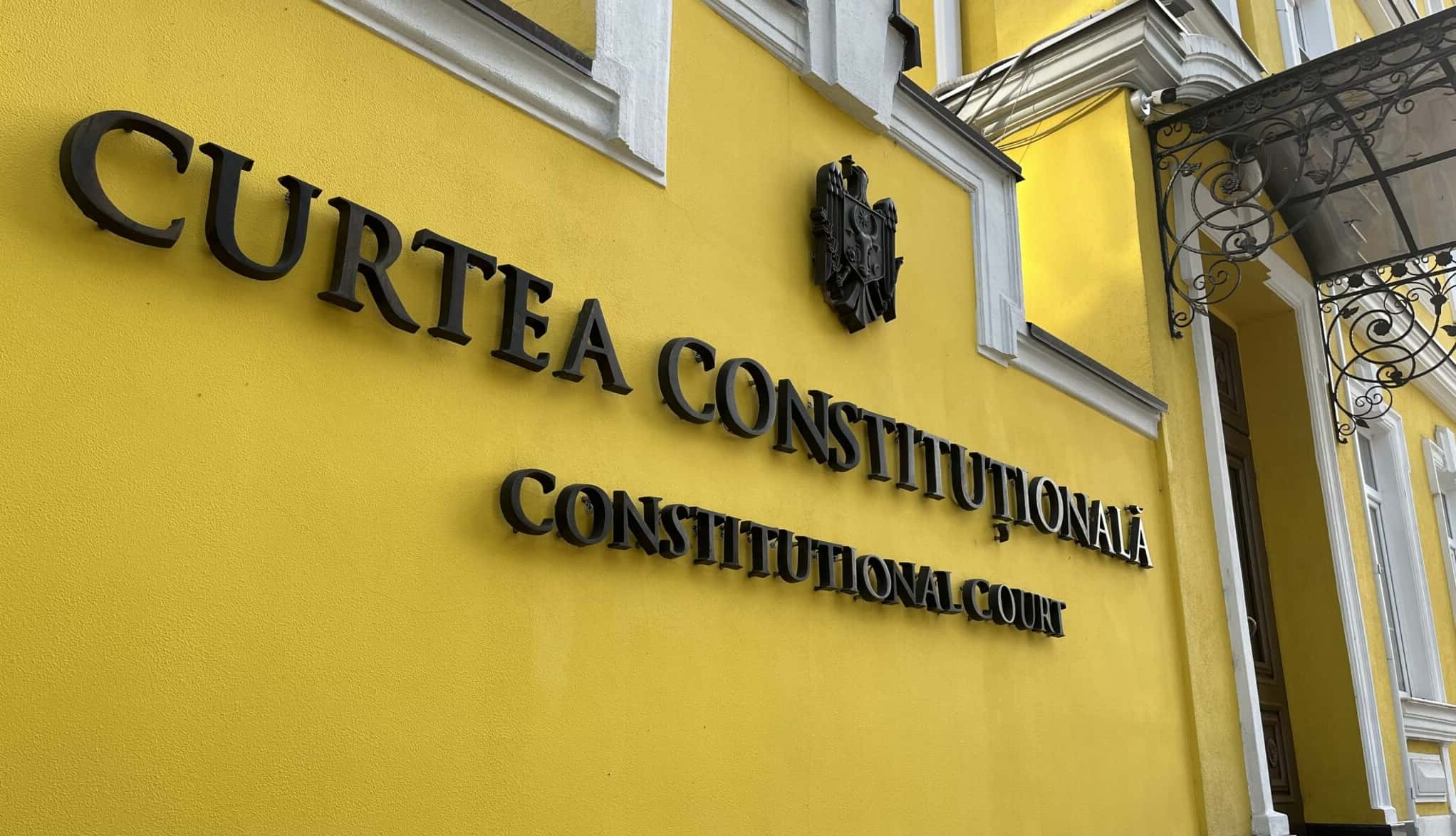 CCR va dezbate luni legea integrității