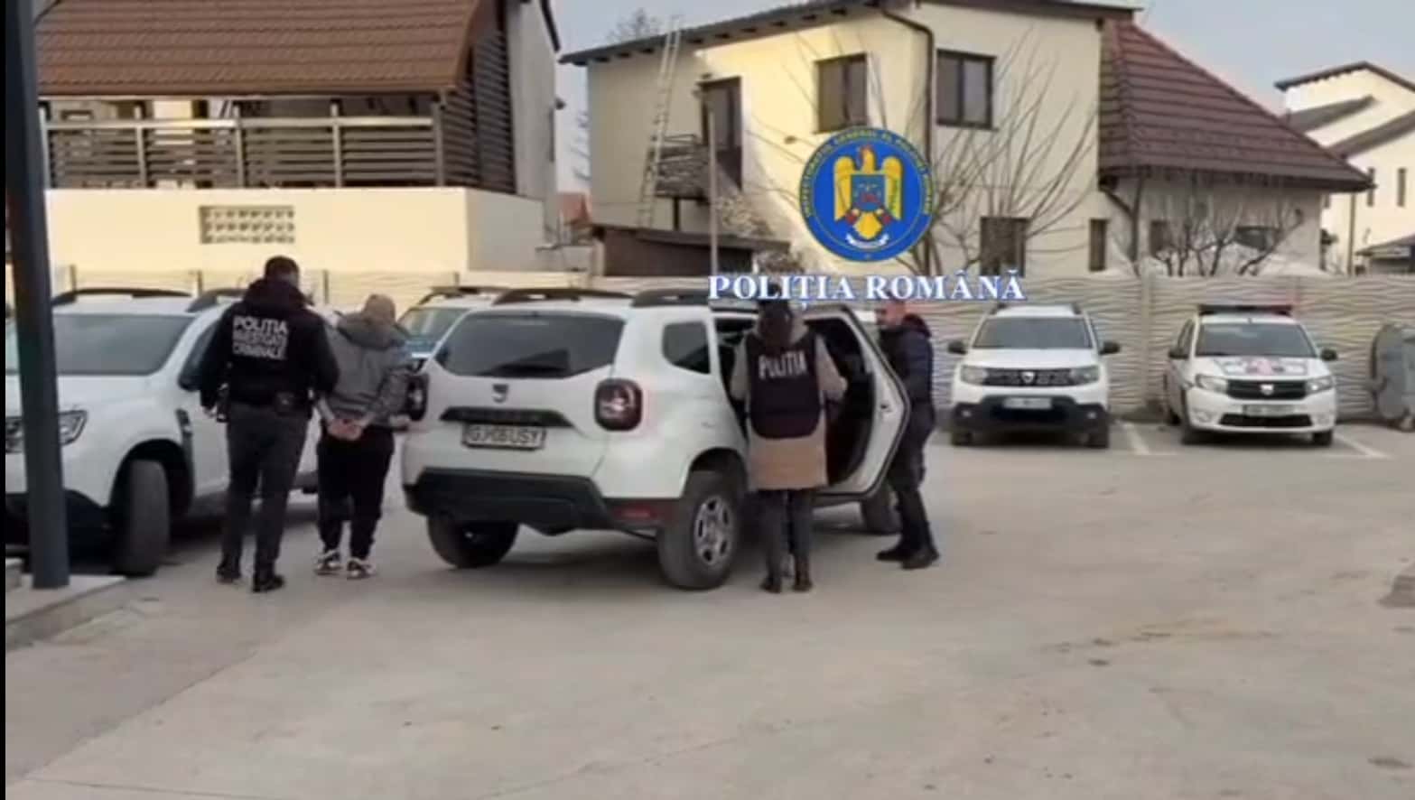 Doi bărbați, reținuți pentru furtul a două trotinete electrice