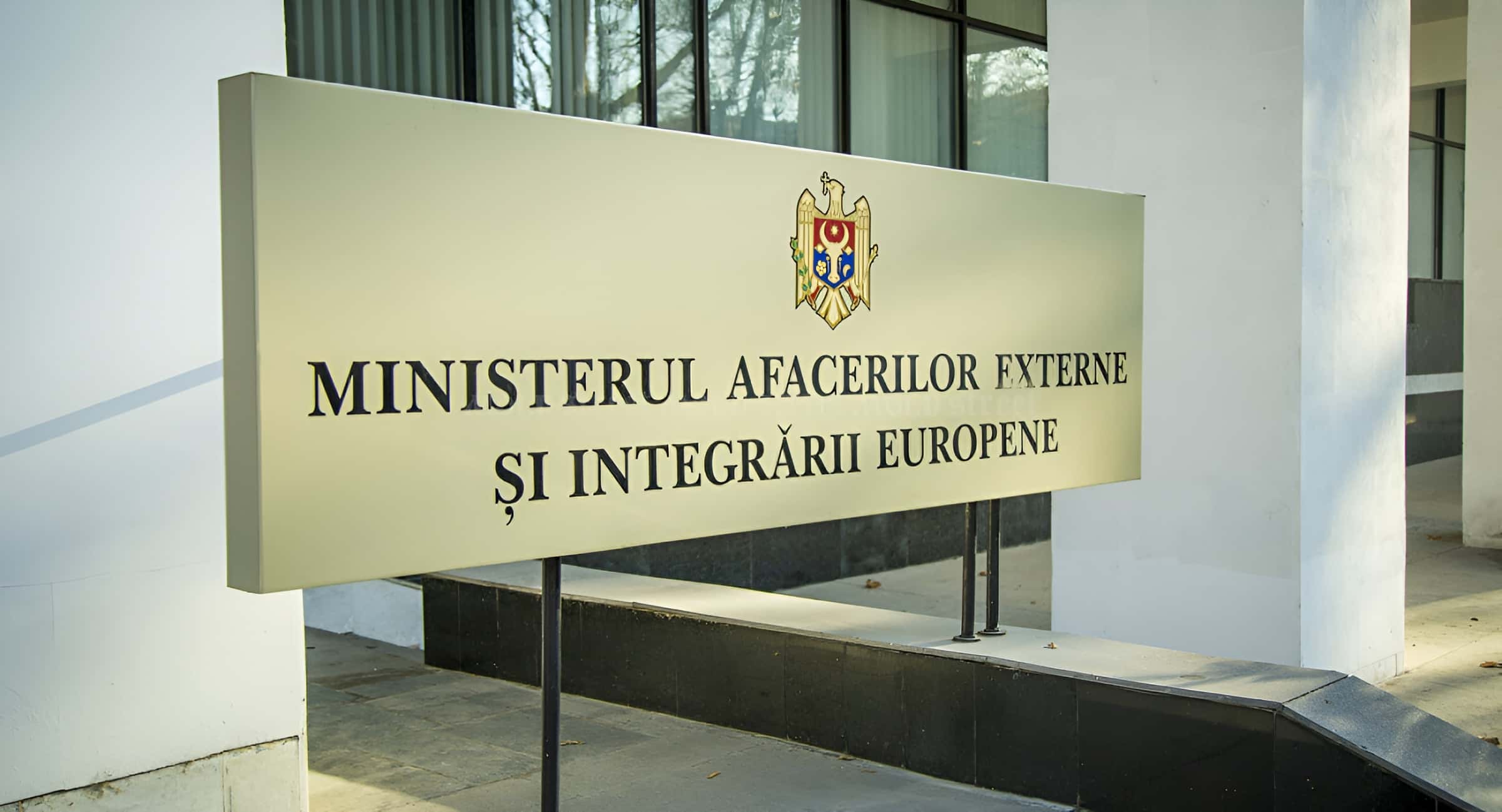 Ministerul Afacerilor Externe declasifică peste 5.000 de dosare din anii '90