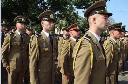 A început înscrierea la școlile postliceale militare