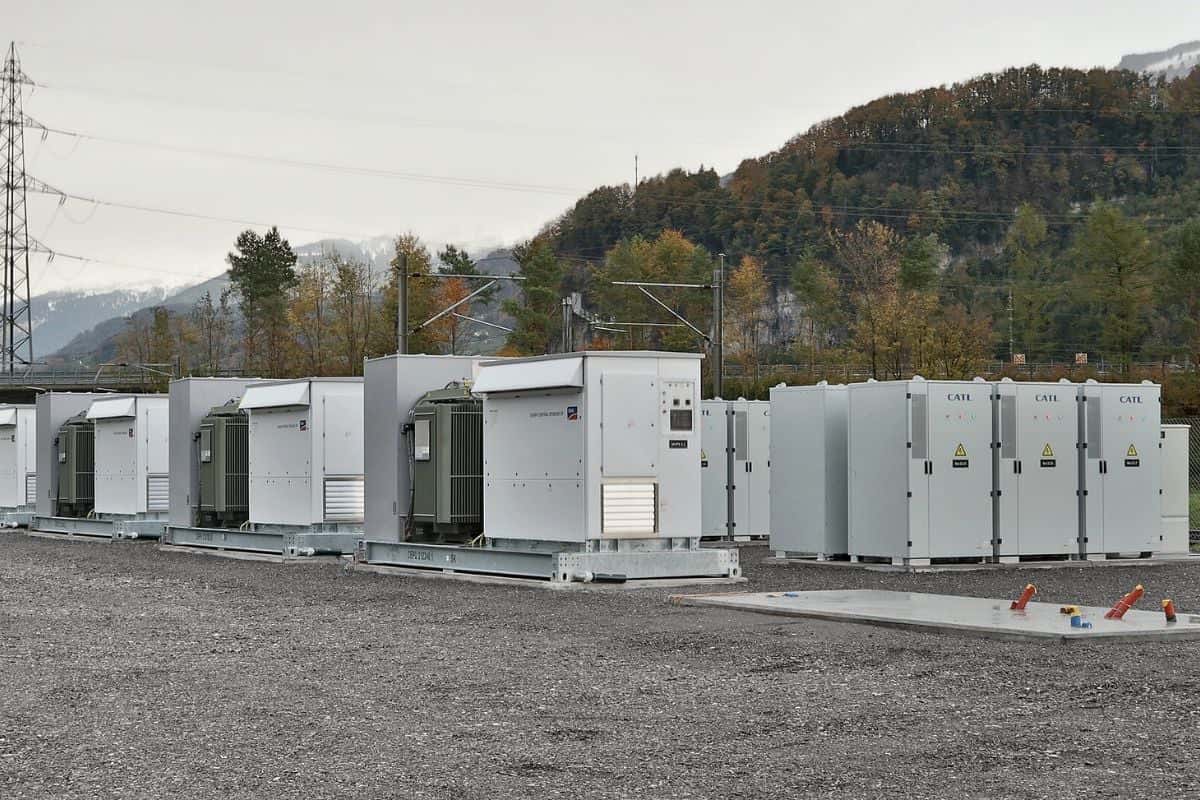 S-a anunțat perioada de înscrieri la granturile de 15 milioane euro pentru firmele românești care investesc în stocarea energiei electrice