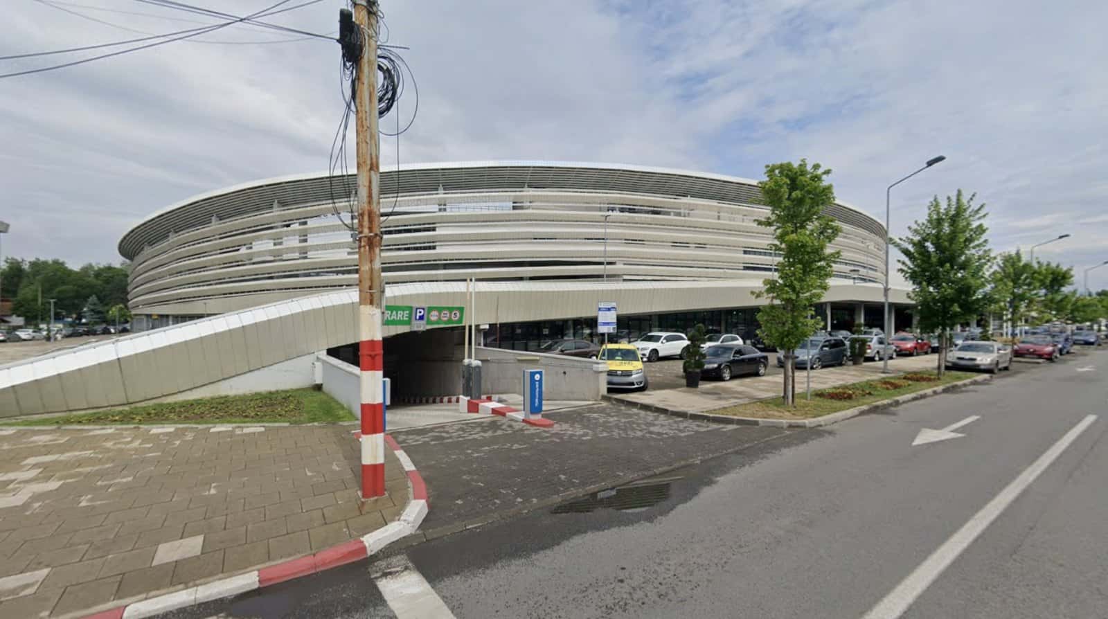 Mașinile fără numere din parcarea stadionului vor fi ridicate