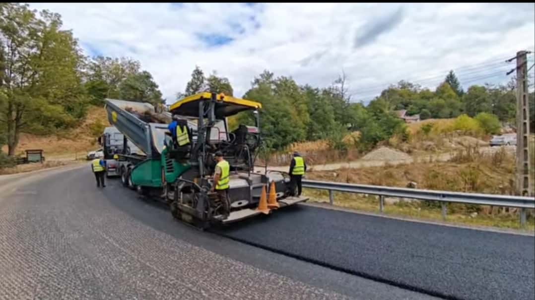 Se circulă cu dificultate pe DN67, în zona localității Măldărești