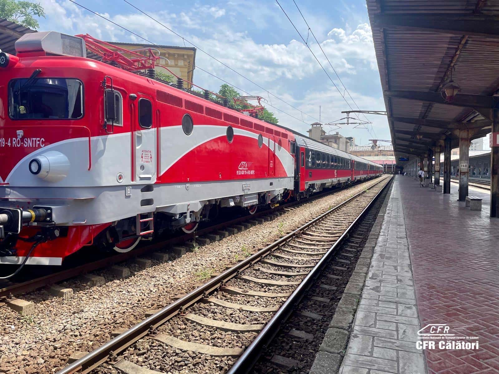 Elevii au bilete și abonamente gratuite la tren