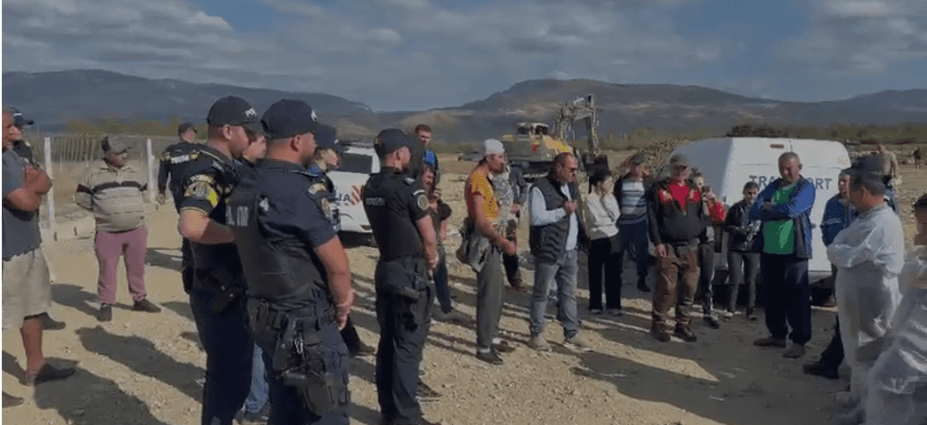 Eutanasierea a 500 de oi și capre a iscat scandal la Runcu! Oamenii au împiedicat uciderea animalelor