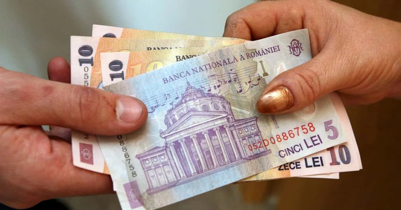 Vânzătoare din Scoarța păcălită prin metoda "restul"