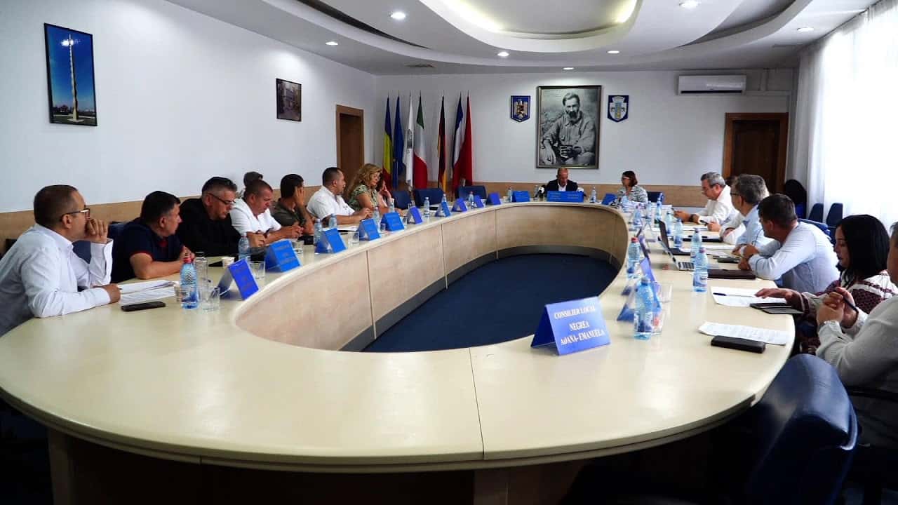 Tensiuni în Consiliul Local Târgu Jiu din cauza ”Cetățenilor de Onoare”