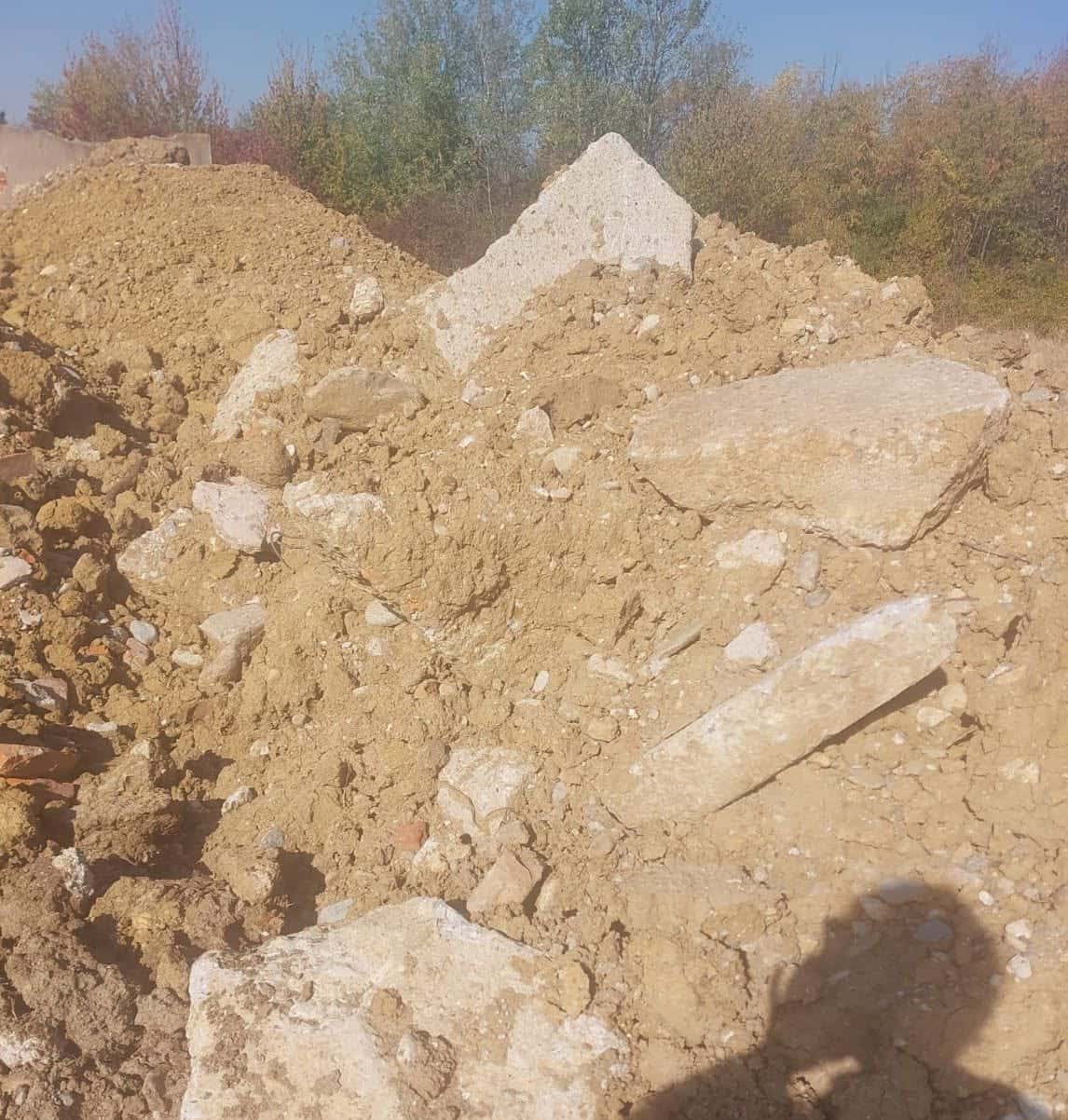 Gestionarea ilegală a deșeurilor de construcții amendată cu 50.000 de lei la Bumbești-Jiu