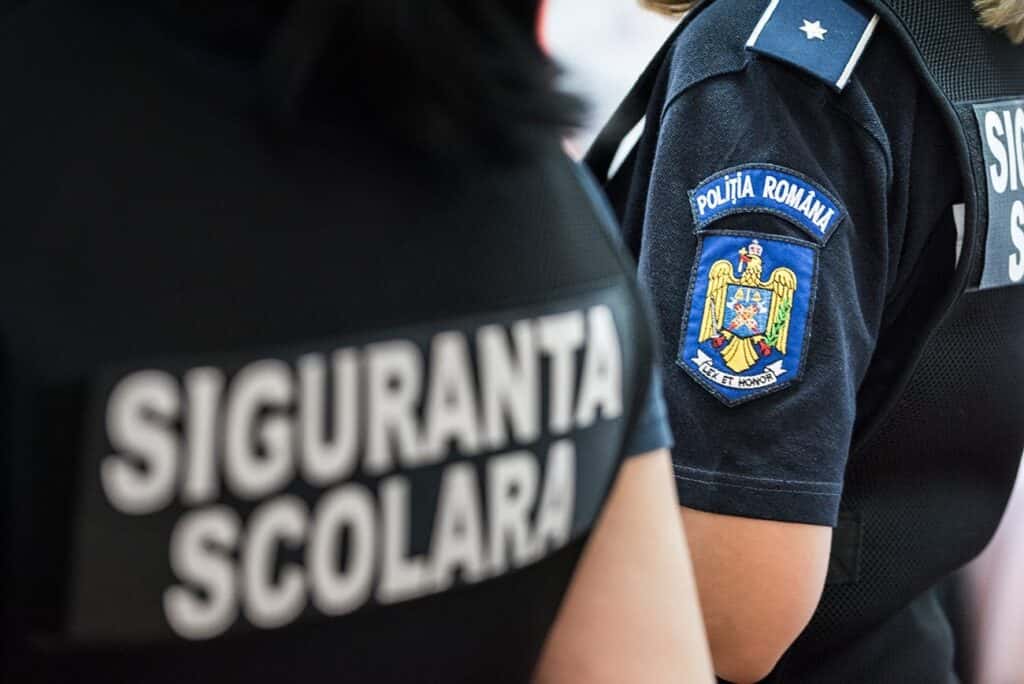 Siguranța în școli, pe agenda Guvernului. Se cer 1.000 de posturi de pază în plus
