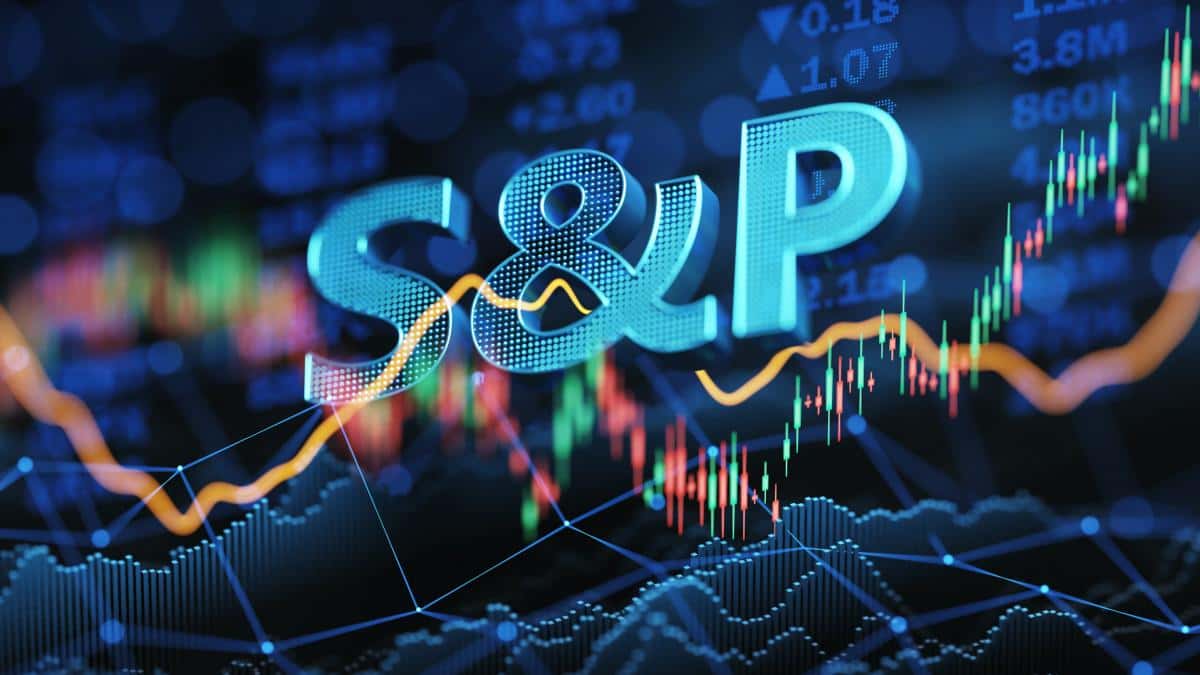 S&P menține ratingul României, dar păstrează perspectiva negativă