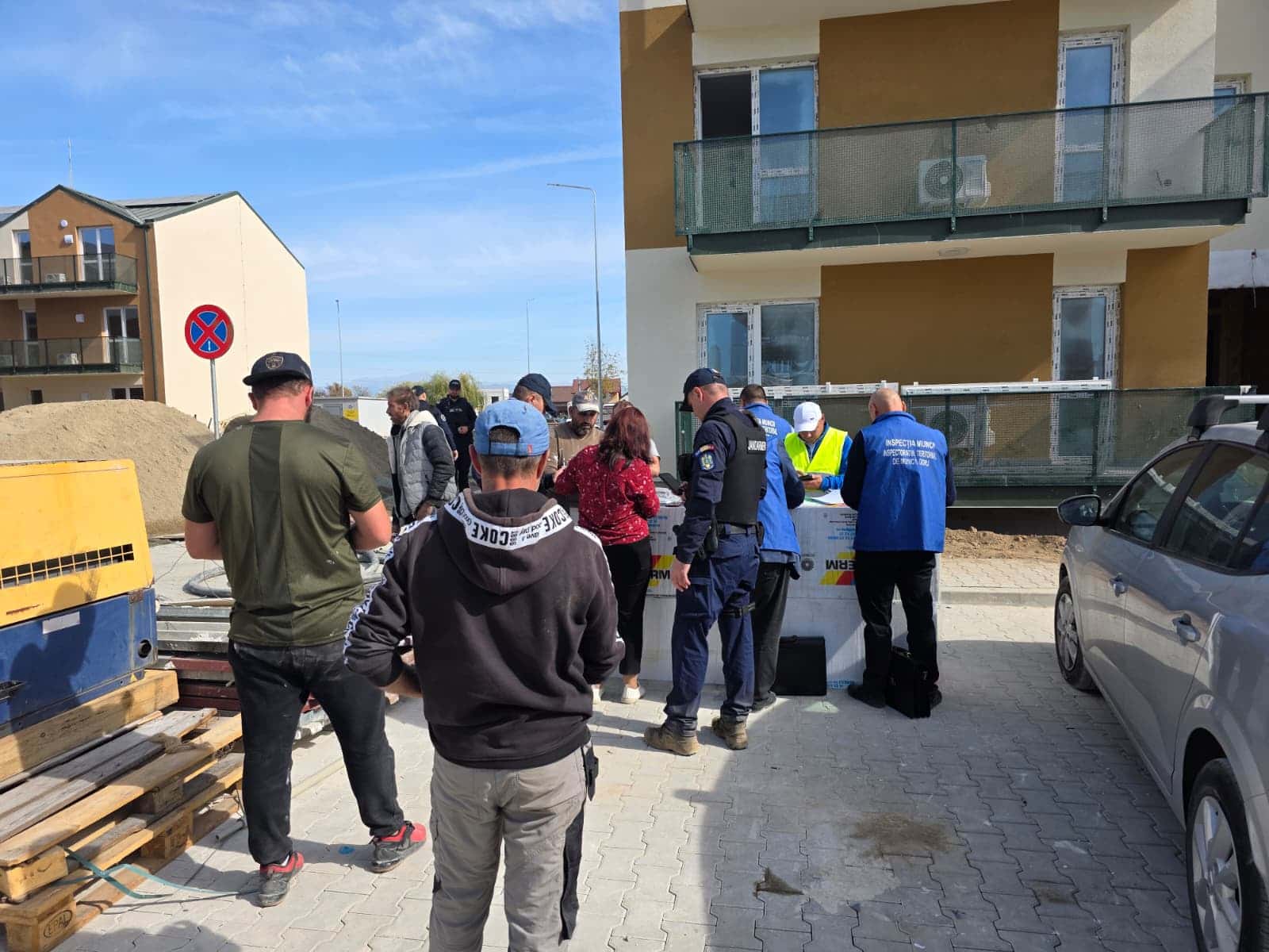 13 muncitori fără contracte de muncă, descoperiți pe șantierul din cartierul Narciselor